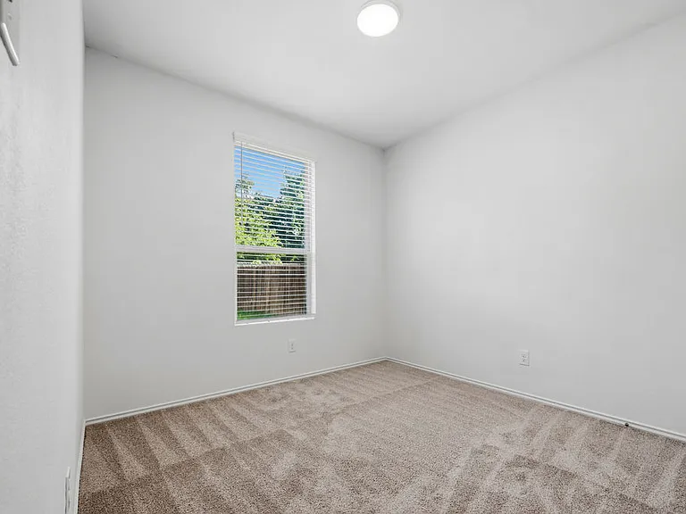 333 La Dera Dr — Photo 14