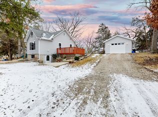 7730 Evergreen Ter, Burlington, WI 53105