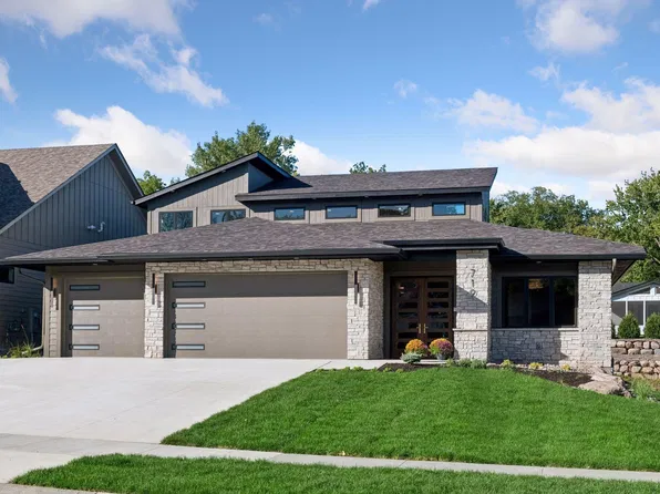 719 Ensconced Way, Chaska, MN 55318