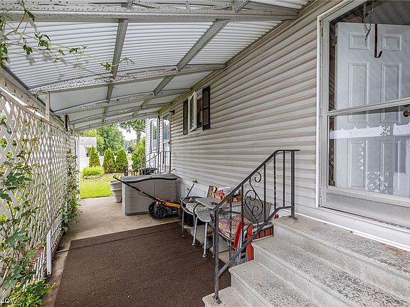 5th image of 4 Village Park Dr
