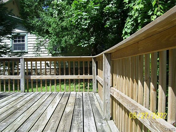4th image of 107 Warren St