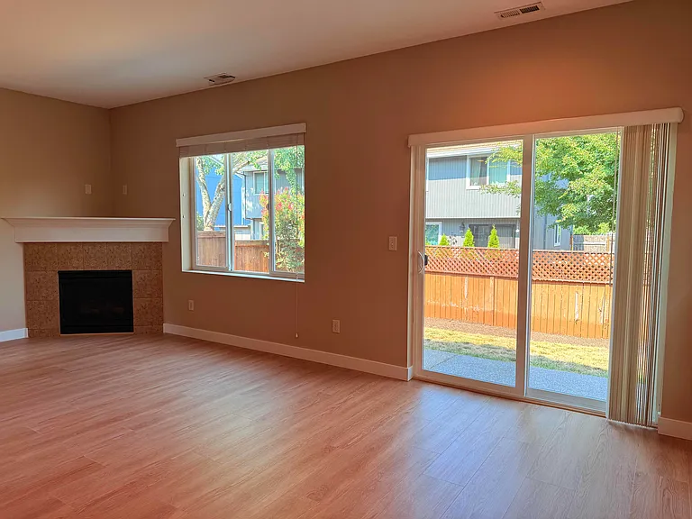 3957 SE Lone Oak St — Photo 8