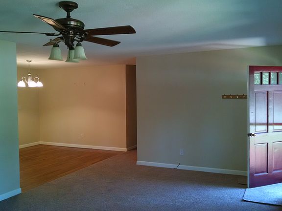 4th image of 103 Davis Cir