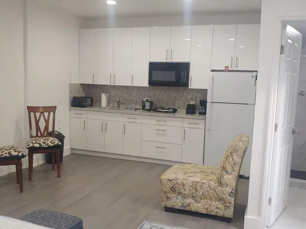 1384 W 78th St, Hialeah, FL 33014