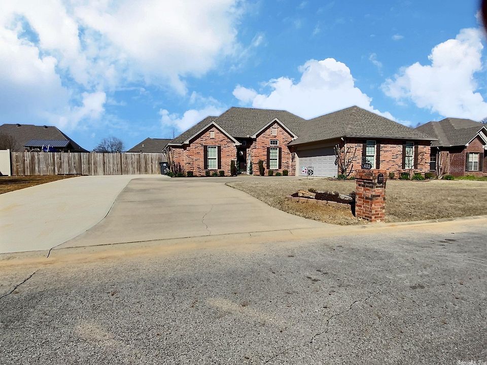 2nd image of 433 Jennifer Ln