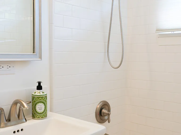 312 E Matilija St — Photo 14