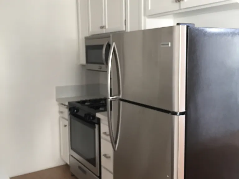 930 Venice Blvd #204 — Photo 3