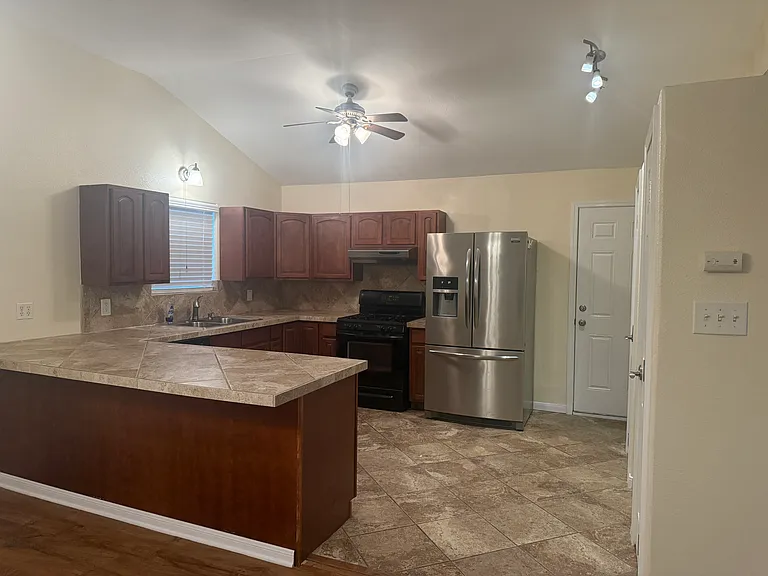 1531 Sterling Dr — Photo 14