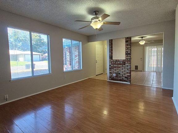 2nd image of 7520 Blackthorne Way