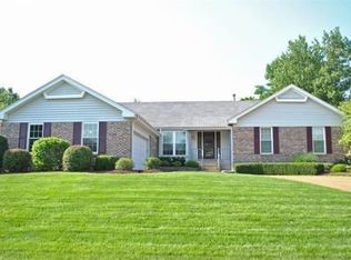 1454 Dietrich Oaks Dr, Ballwin, MO 63021