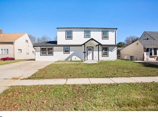 26 Nutmeg Ln, Levittown, PA 19054
