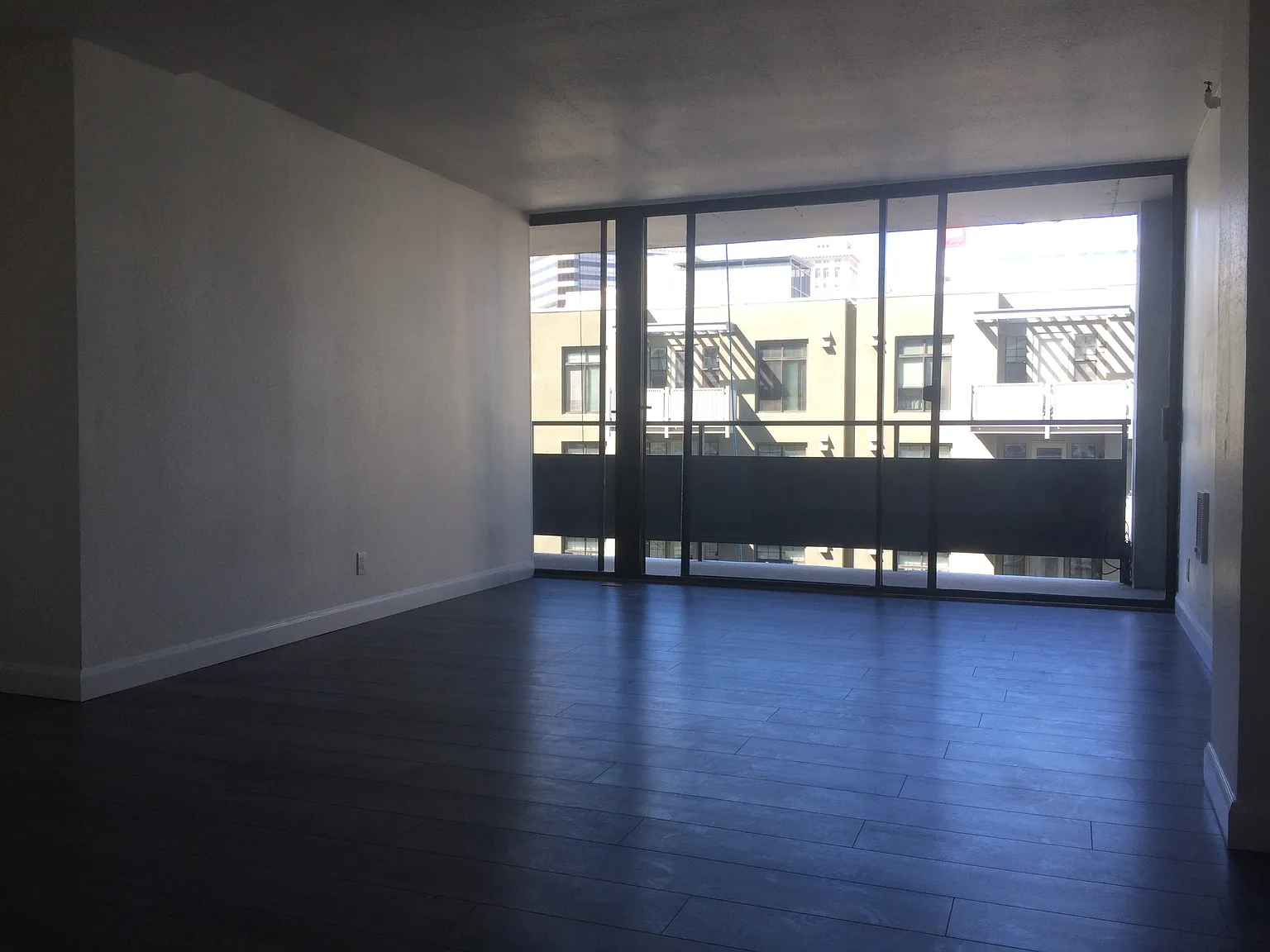 2 bed, 822 sqft, $2,500 — Photo 1