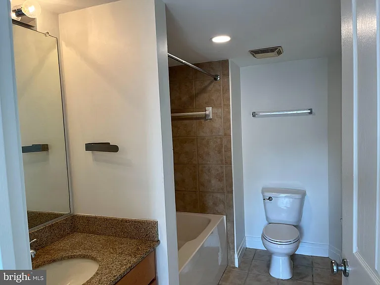 414 Water St #1903 — Photo 12