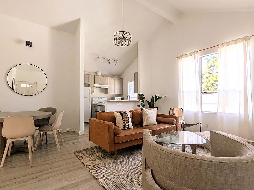 2452 S Centinela Ave #5