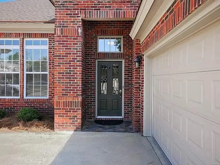 4 bed, 2191 sqft, $2,300 — Photo 4