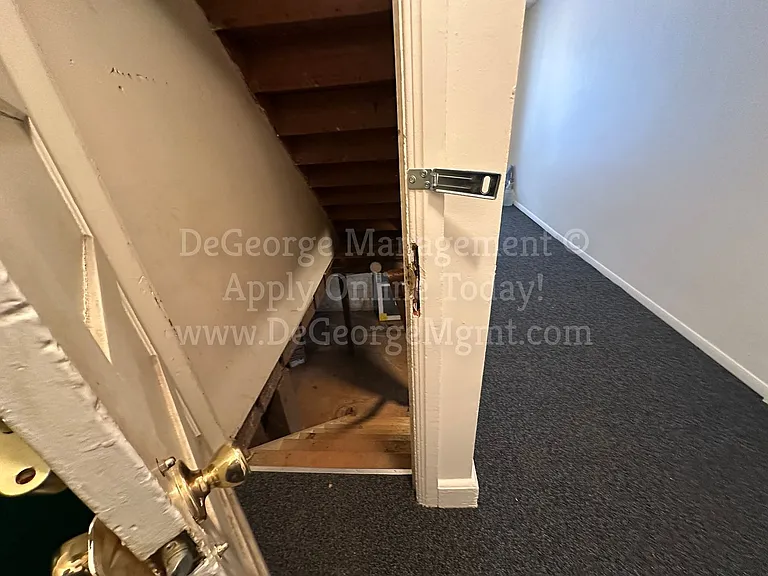 1161 E Union St — Photo 24
