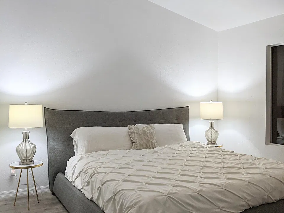 3827 W Avenue 41 #15