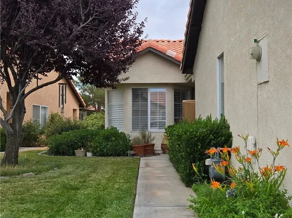 11545 Oak St, Apple Valley, CA 92308