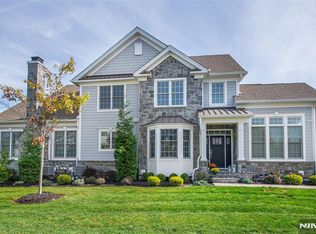 28 Spring Wolf Trl, Franklin Lakes, NJ 07417