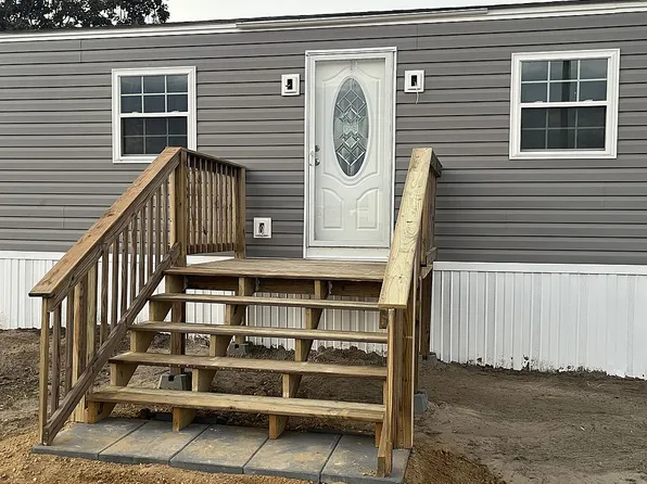 103 Farmstead Cir, Dudley, NC 28333