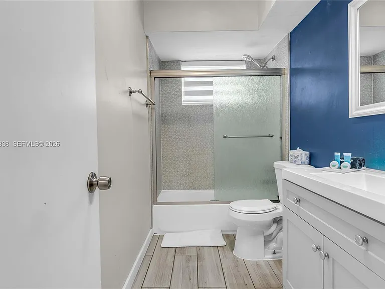10006 E Bay Harbor Dr #16 — Photo 11