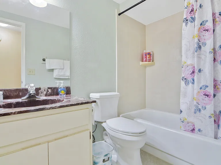 4108 Sand Lake Ct — Photo 17