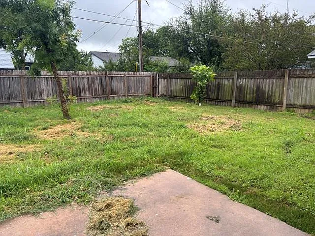 1914 Cameo Dr — Photo 16