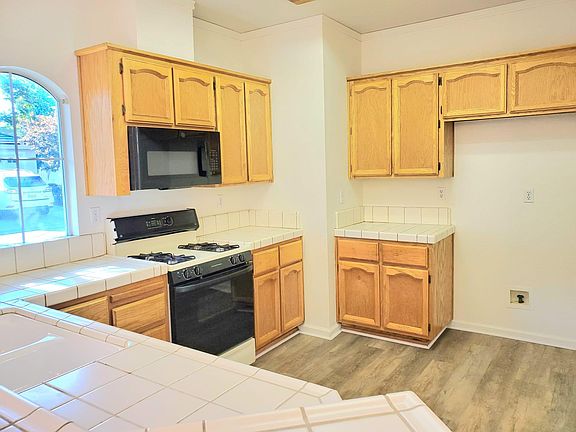 4th image of 643 Cullingworth Ct