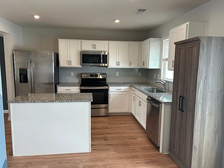 525 Hampton Townes Dr #1 — Photo 7