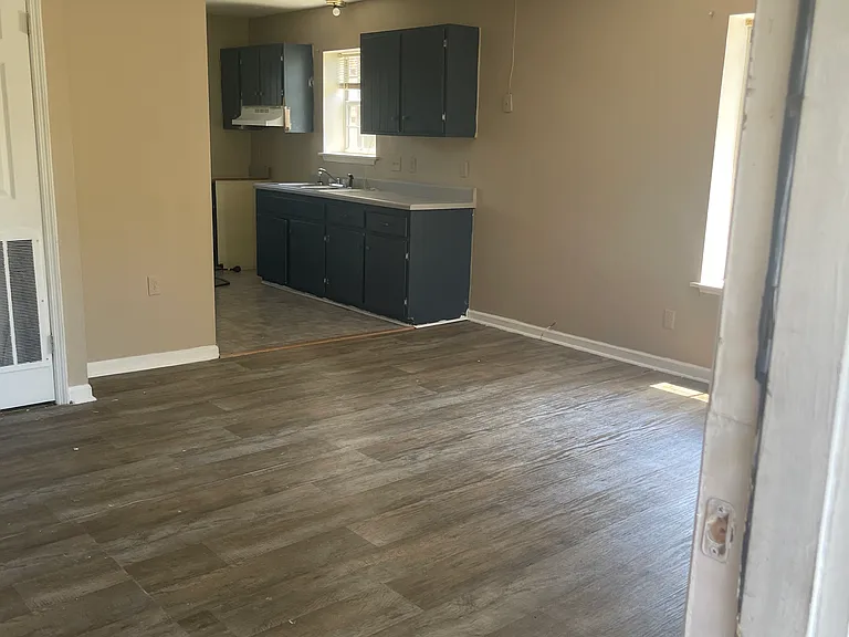 303 Schley St — Photo 7
