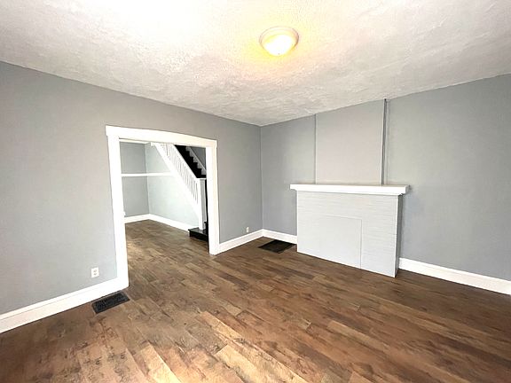 3rd image of 3632 Birchwood Ave