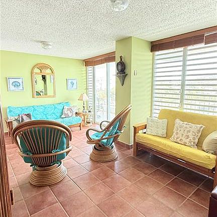 3rd image of Avenue Marina View Marinas Ii 702 #Dos