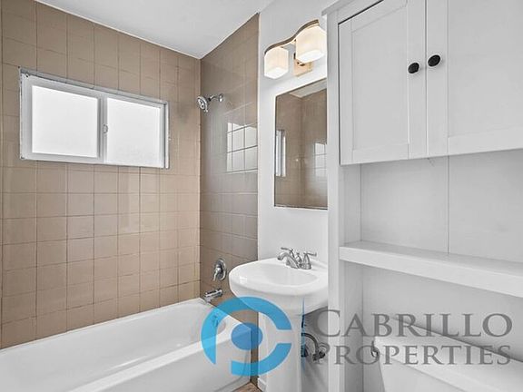 3rd image of 2104 Bacon St APT 9