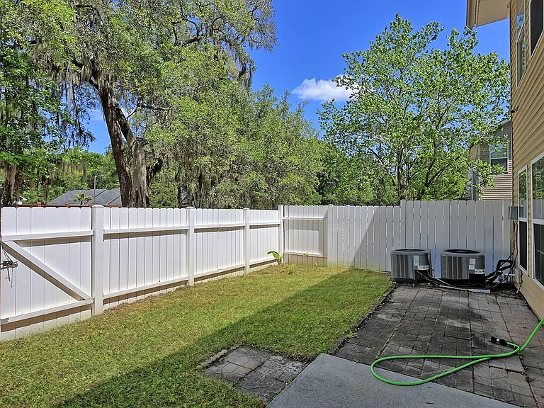 704 Kendal Ct — Photo 40