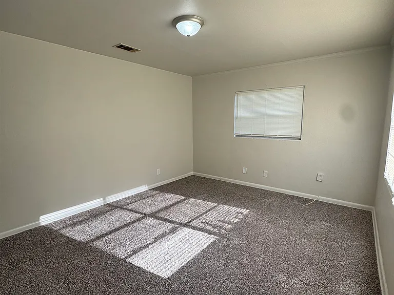 1204 Clay St — Photo 14