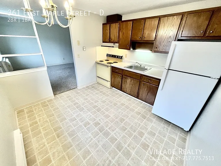 361 E Maple St #D — Photo 3