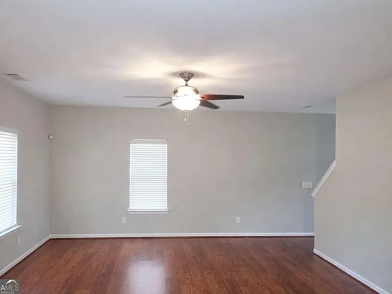 514 Whitney Way — Photo 3