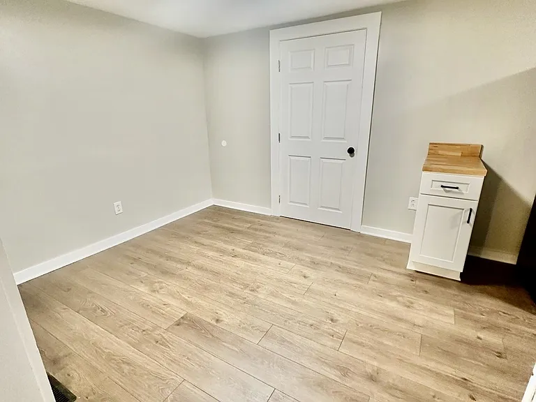 618 E Vine St — Photo 13