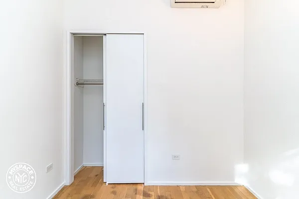 Rented by MySpaceNYC | media 20