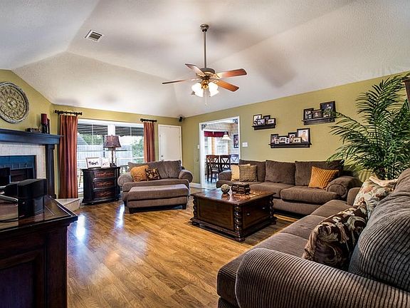 5th image of 3802 Cottonwood Dr