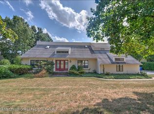 22 Baskenridge Dr, Middletown, NJ 07748