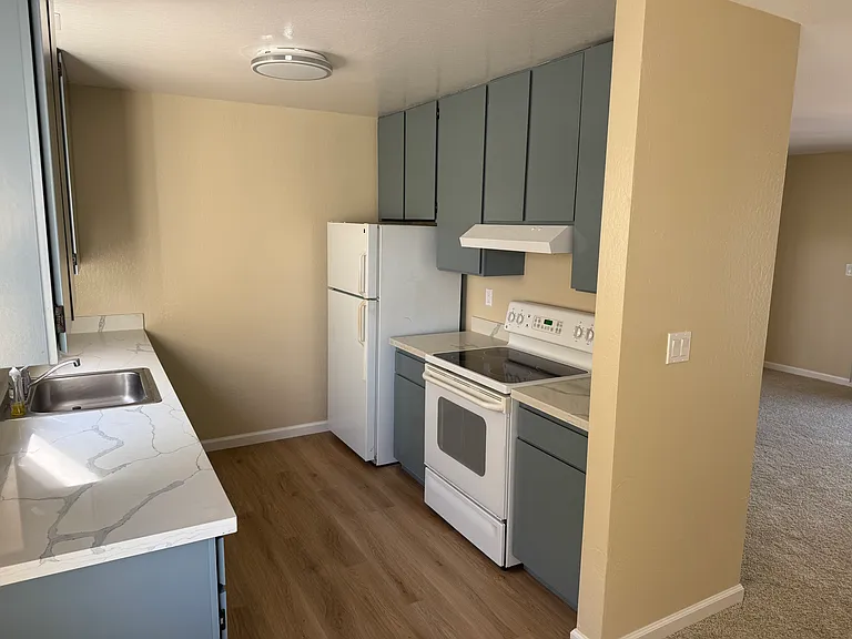 150 Santa Inez Ave #1 — Photo 2