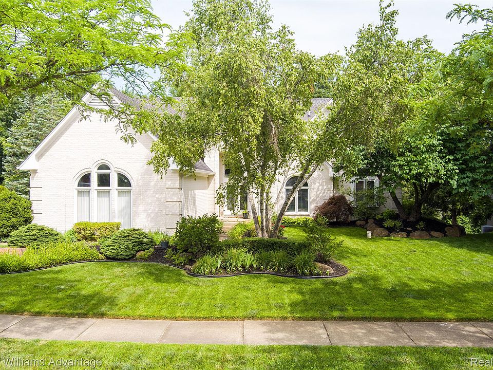 1st image of 46282 Cordoba Dr