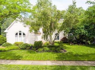 46282 Cordoba Dr, Novi, MI 48374