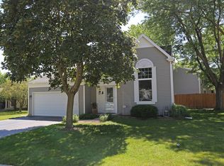 2650 Streamwood Ct, Aurora, IL 60502