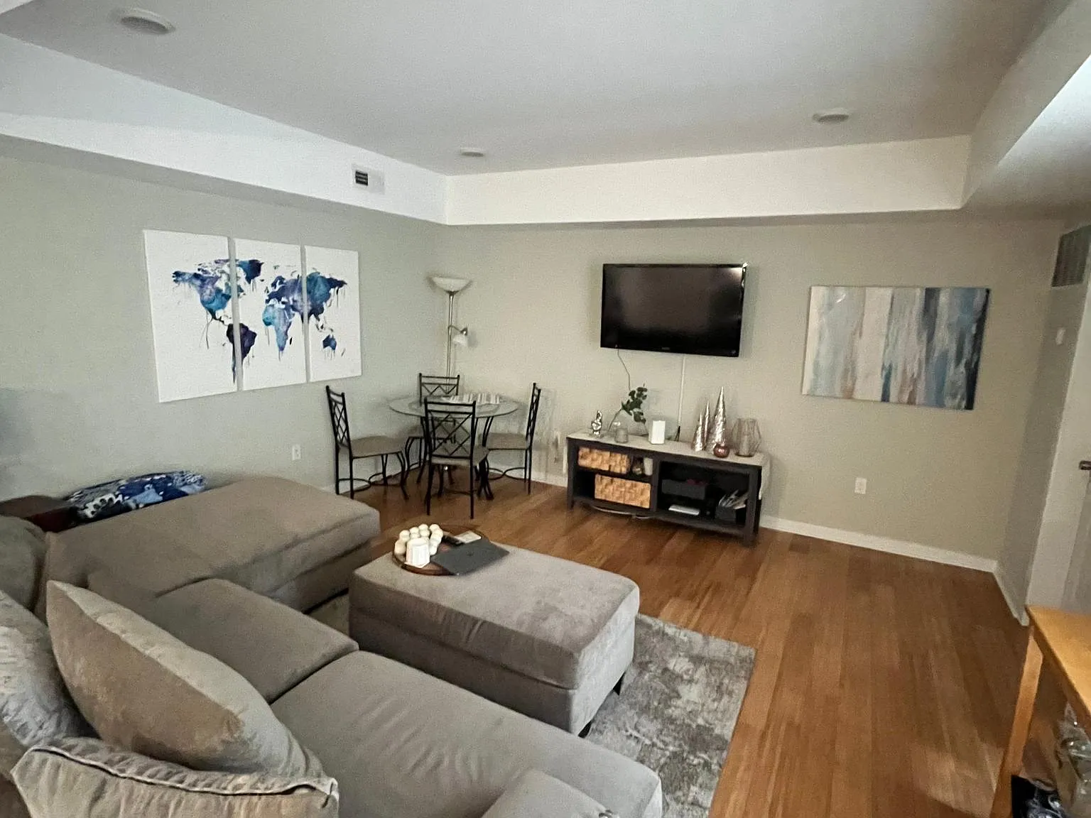 2 bed, 935 sqft, $2,200 — Photo 3