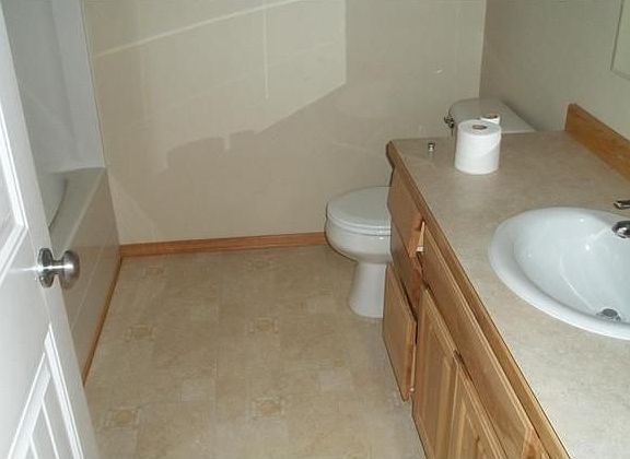 4th image of 46 E Magnolia Dr