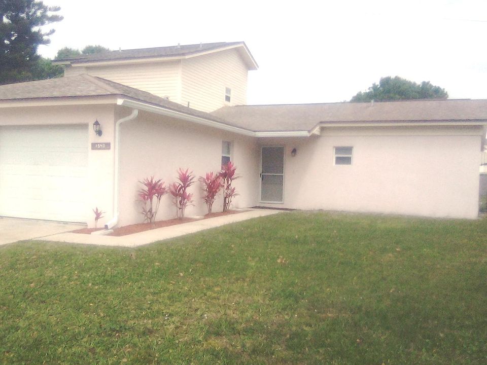 1st image of 1540 Croftwood Dr #1540