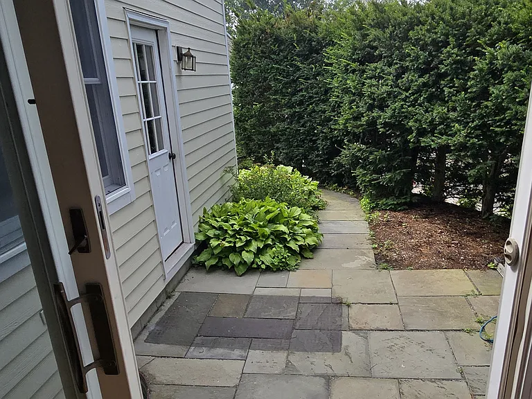 77 Forest St — Photo 24