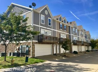 1108 Flagstone Ln, Pleasant Hill, IA 50327